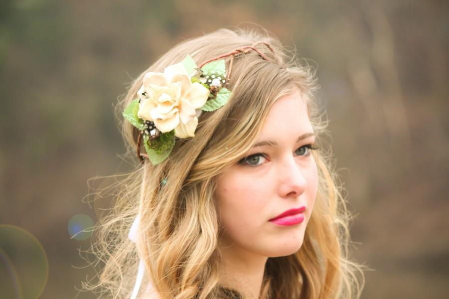 Mariage - rustic bridal headpiece, woodland wedding, pine cone rose - A Love Like Ours -