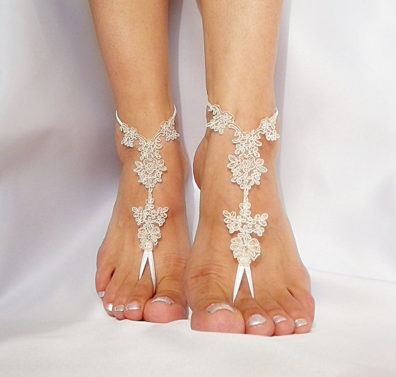 Свадьба - bridal anklet, raw slik color ivory frame Beach wedding barefoot sandals, bangle, wedding anklet, free ship, anklet, bridal, wedding