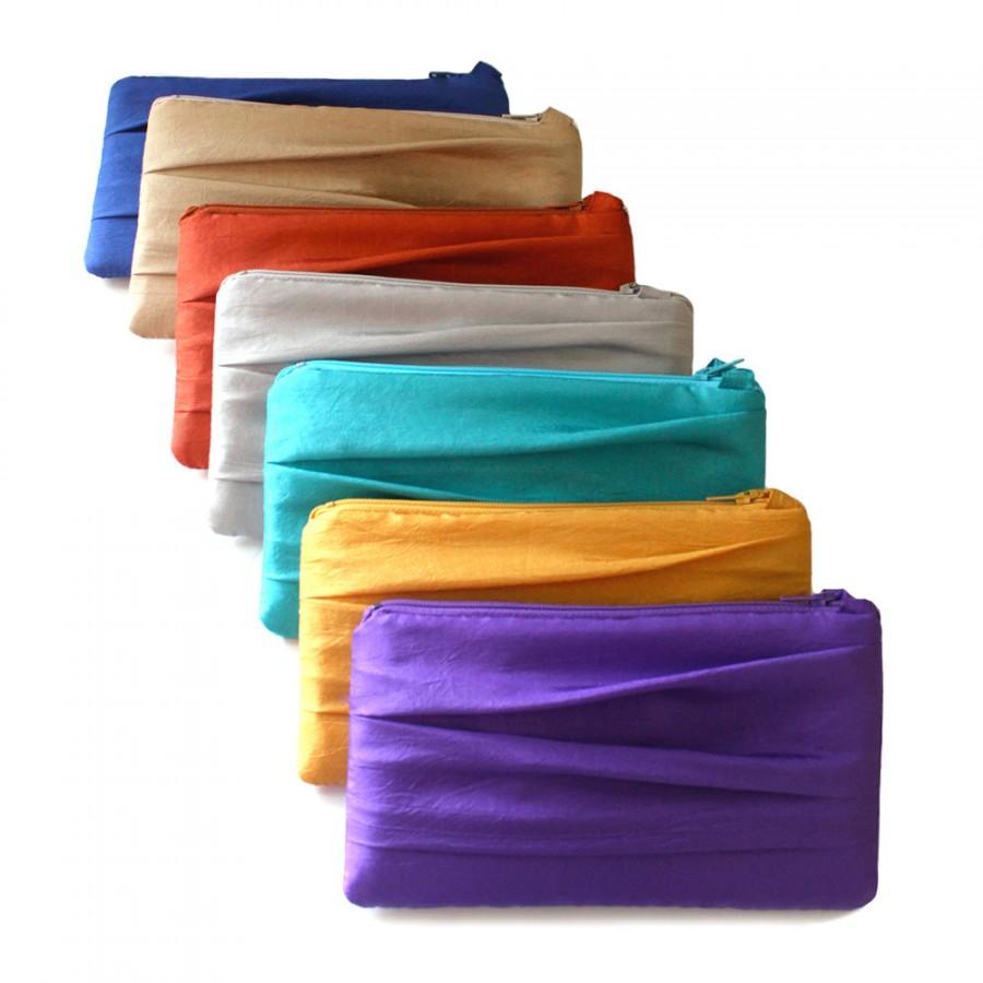 Hochzeit - SET OF 7 Pleated Bridesmaids Clutches - Royal Blue Natural Beige Burnt Orange Silver Turquoise Gold Purple And More