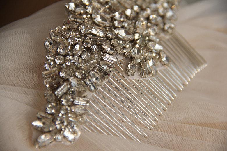 زفاف - Bridal Comb, Wedding Comb, Bridal Headpiece, Wedding Accessory made of Crystal Rhinestones and Beads, matching with a Metal Comb.