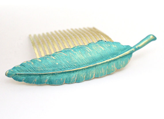 Свадьба - Feather Hair Comb, Blue Feather Hair Comb, Woodland Wedding Bridal Hair Comb, Gift for Her, Bridesmaids Accessory, Feather Jewelry