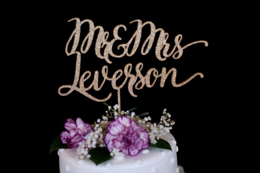 Mariage - Elegant Calligraphy Custom Mr and Mrs Wedding Cake Topper-Gold