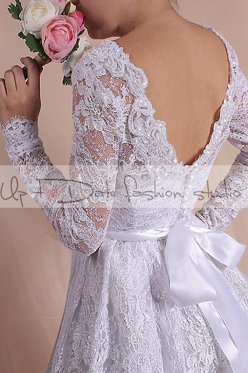 Hochzeit - Lace short /Plus Size / reception dress/  wedding party dresses / Bridal Gown/Custom Made / 3/4 sleeve