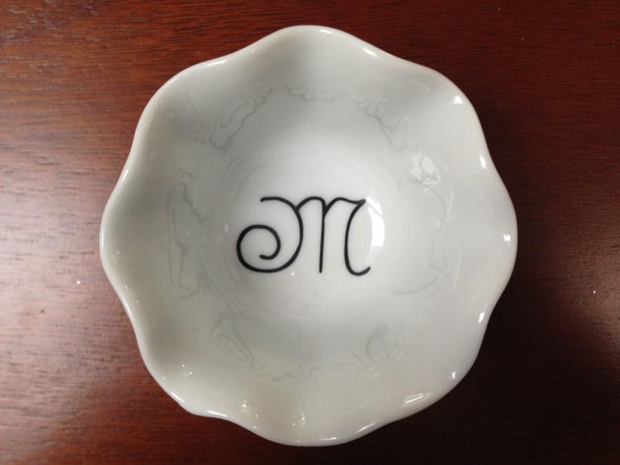 Hochzeit - Personalized Ring Dish, Scalloped Edge Ring Dish