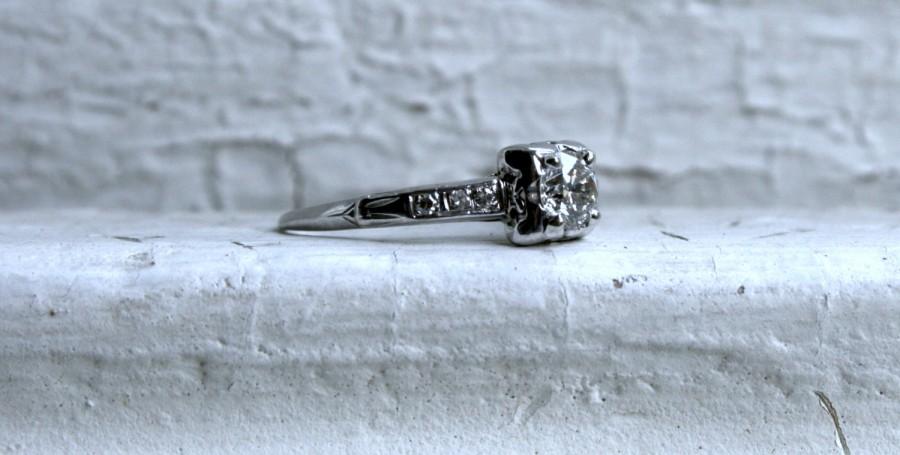 Hochzeit - Classic Vintage 14K White Gold Diamond Engagement Ring - 0.62ct.