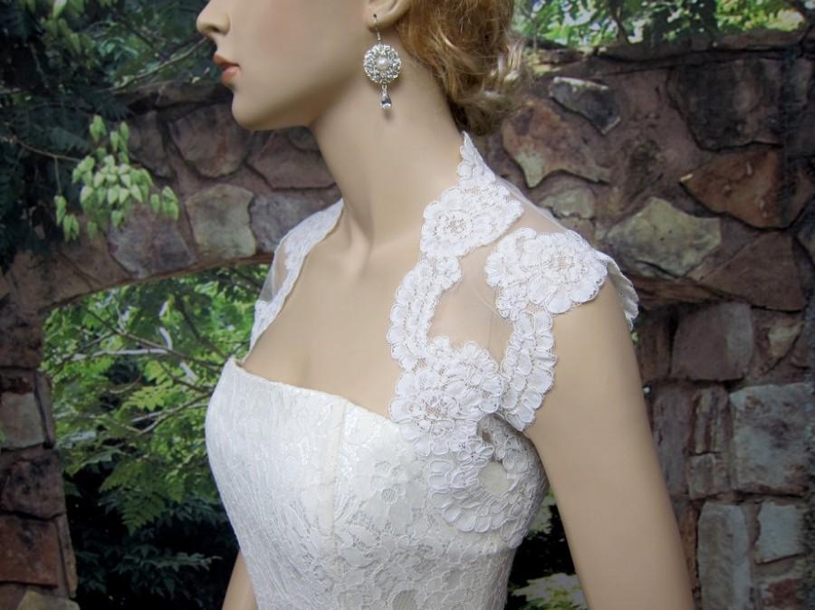 Hochzeit - light Ivory sleeveless bridal alencon lace bolero jacket
