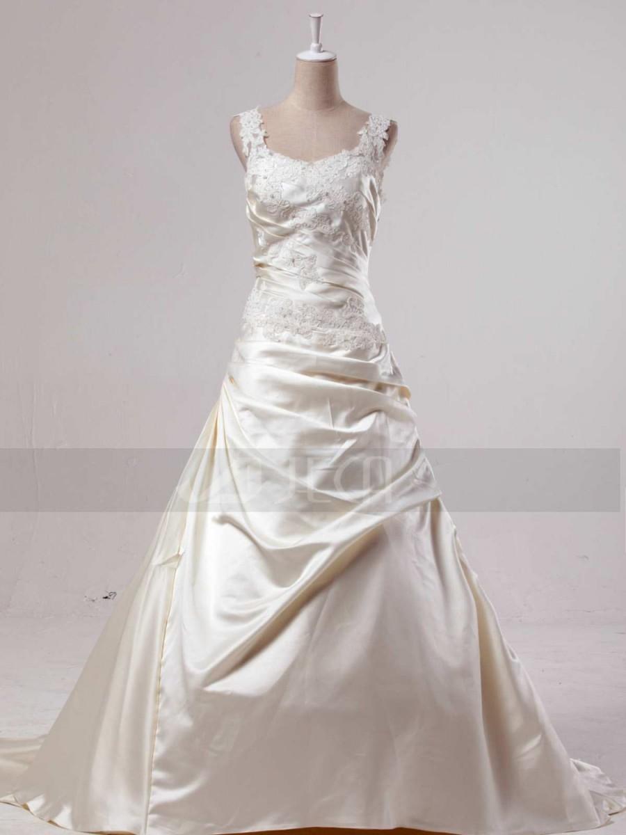 Hochzeit - Scoop Neckline Chic Wedding Gown Fall Wedding Gown Winter Wedding Dress Available in Plus Sizes