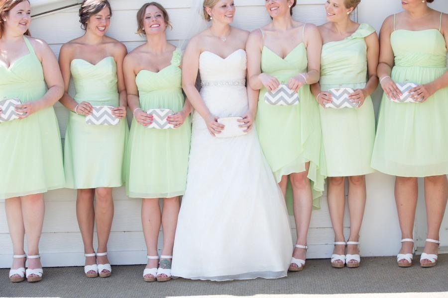 Hochzeit - Custom Wedding Clutches - Brides - Bridesmaids gifts - Choose your fabric