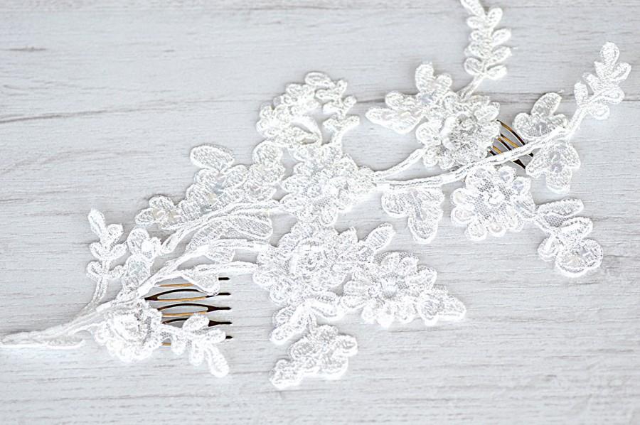 Mariage - Bridal lace hair accessory. Handmade bridal lace hair piece. Flower crown. Bridal fascinator. Wedding hair crown.