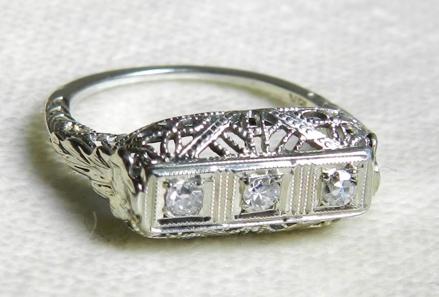Mariage - Antique Engagement Ring 18 K 1920s Old Cut Diamond Orange Blossom Filigree Art Deco Diamond Ring 1920s Three Stone Ring