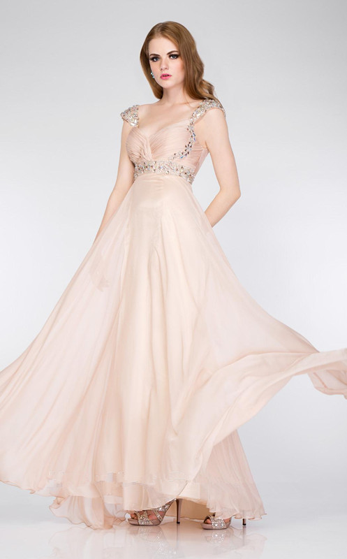 Mariage - One-of-a-kind empire-waist gown Dave and Johnny 8671