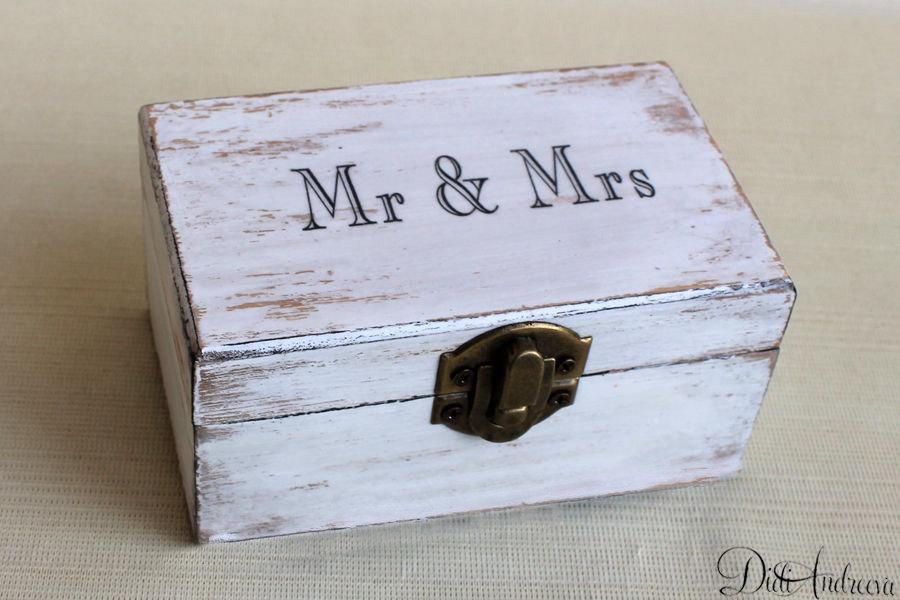 Свадьба - Cottage Chic jewelry box. Ring Bearer Box Wedding, ring box holder, Calendar wedding box, Personalized Box, Ring Bearer Box, Box Shabby Chic
