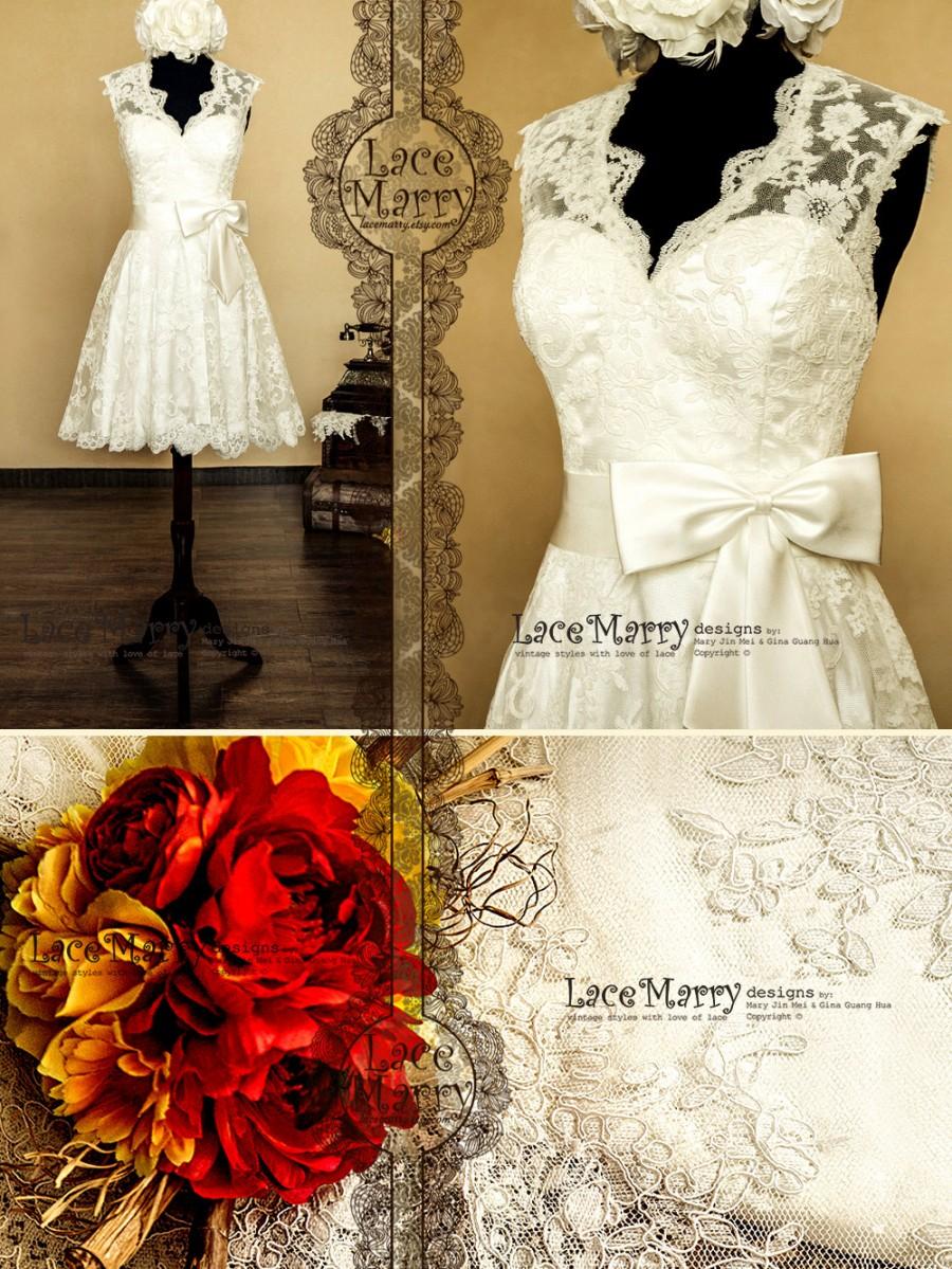 زفاف - Knee Length Lace Wedding Dress Features V-Cut Neckline and Keyhole Open Back with Scalloped Edges  - Short Lace Wedding Dress