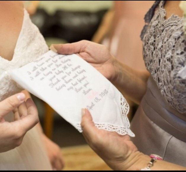 زفاف - Mother of the bride personalized handkerchief gift