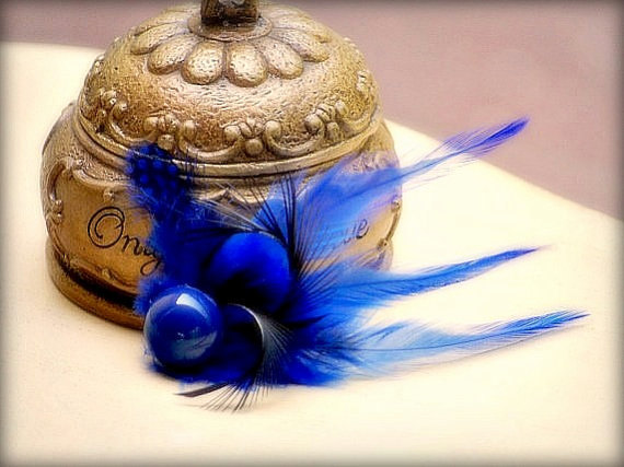 Mariage - Something Royal Blue & Black Hair Clip / Comb Mini Head Fascinator. Wedding Day Engagement Feather Accessory. Feminine Girly Teen Bridesmaid
