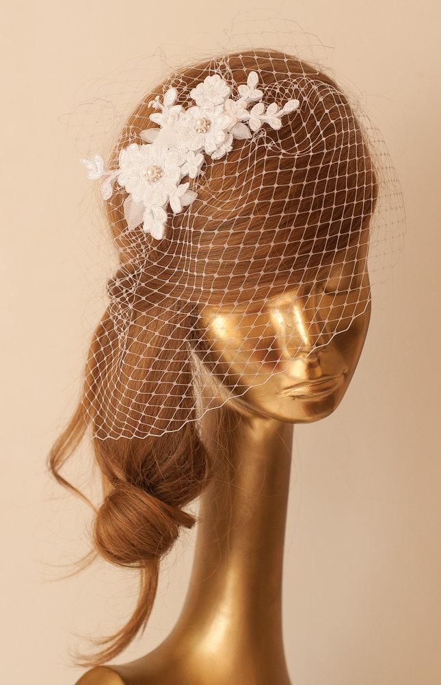 Mariage - BIRDCAGE VEIL. White veil .Romantic Wedding Headpiece with beautiful,delicate LACE Flowers.Bridal Fascinator