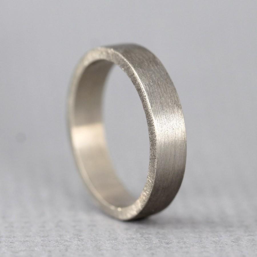 زفاف - White Gold Men's Wedding Band - 14K White Gold - Matte Finish - 4 mm wide - Mens Wedding Ring - Made in Canada - Commitment Ring