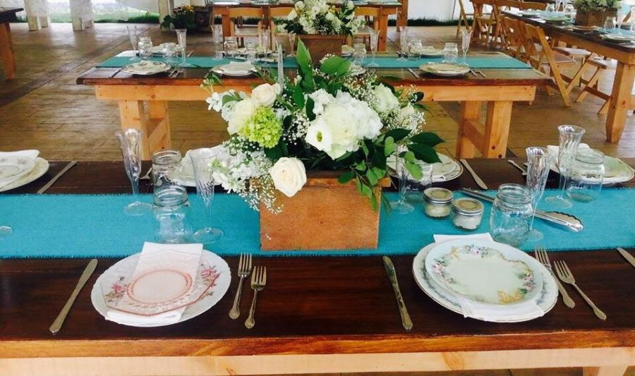 Hochzeit - Aqua Burlap Table Runner Aqua Blue Wedding Decor  Beachy Table Runner
