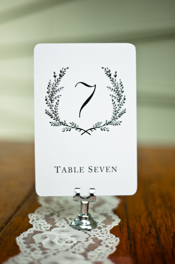 زفاف - Sweet Vintage Wedding Table Number Signs 1-30 - White or Cream stock