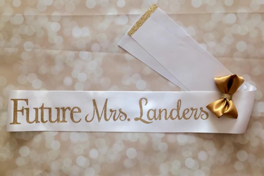 Mariage - Personalized Bachelorette Sash - Bridal Party Sash - Glitter Custom White Satin Sash - Bridal Shower Bride to Be