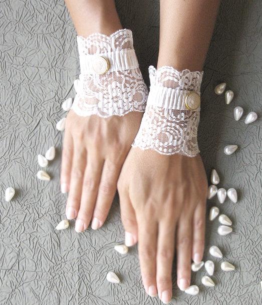 Hochzeit - Wedding lace gloves short bridal cuffs