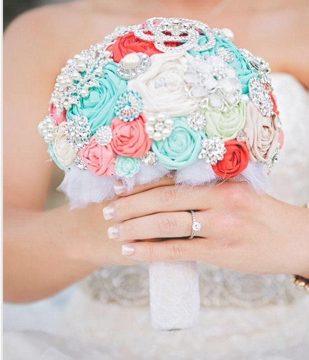 Свадьба - Brooch bouquet. coral, turquoise, mint,  heirloom rhinestone brooch wedding bouquet.