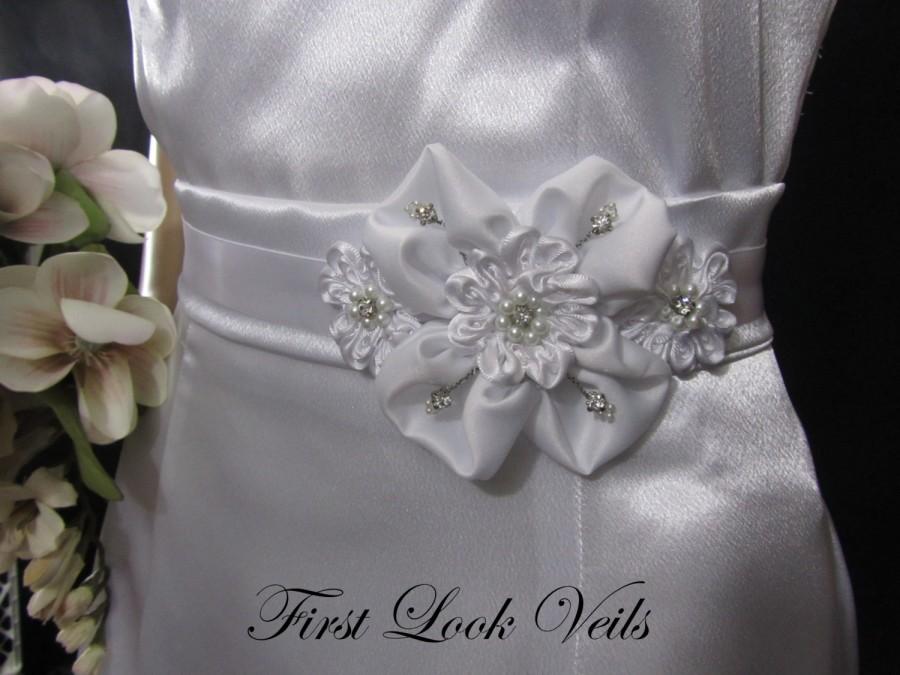 زفاف - White Bridal Sash, Satin Floral with bling and beads, Wedding Waist Sash or Headpiece