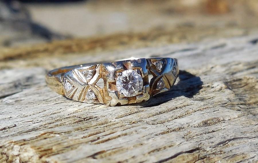 Mariage - Vintage Antique .21ct Transitional Cut Diamond Unique Engagement Ring Art Deco 14k Yellow Gold
