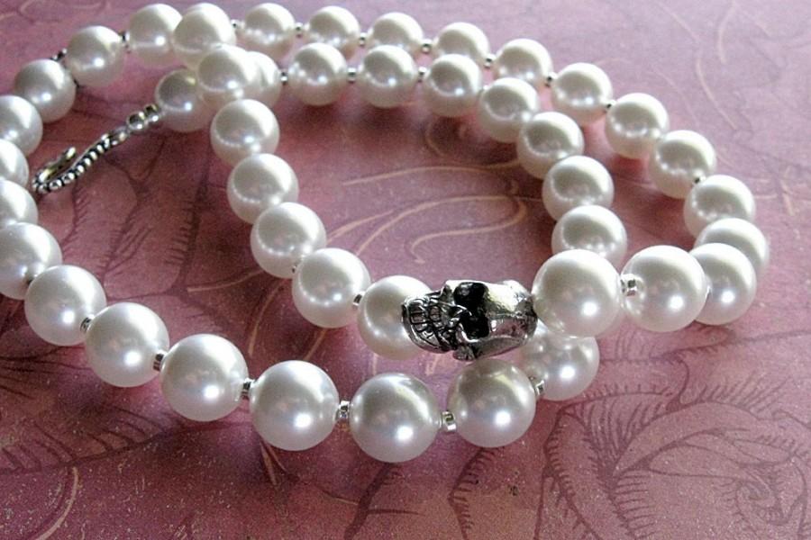 زفاف - Set of four Swarovski pearl necklaces: not your grandmother's pearls & skull in princess length, goth rockabilly wedding bridesmaid jewelry