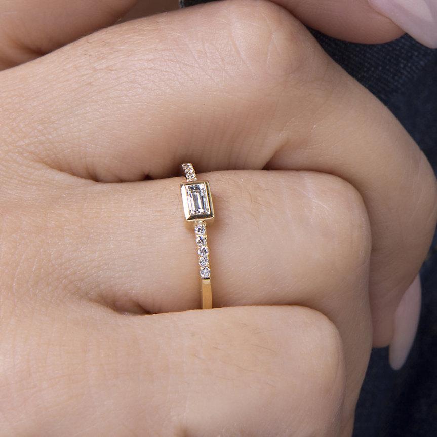زفاف - Baguette diamond ring,Micropave baguette ring,Diamond ring, Wedding ring,  Engagement ring ,Trendy baguette ring, Solid gold ring