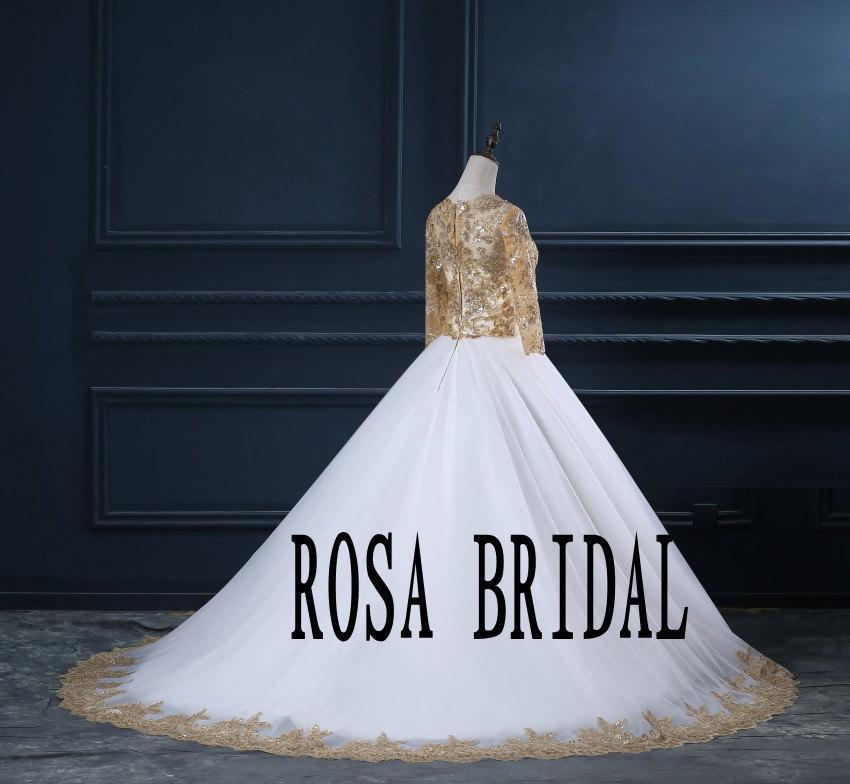 Свадьба - Princess Long sleeve Wedding Dress Vintage Gold Sequins Lace Wedding Gown Custom Size