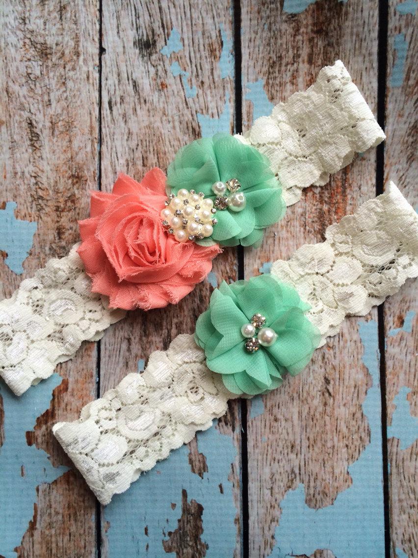 Hochzeit - Coral flower / Mint puff/ wedding garter set / bridal  garter/  lace garter / toss garter included /  wedding garter