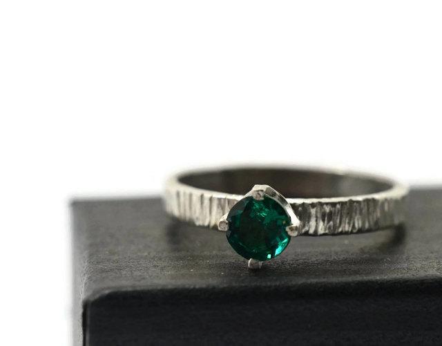 Mariage - 5mm Emerald Ring, Tree Bark Ring, Rustic Engagement Ring, Green Gemstone Jewelry