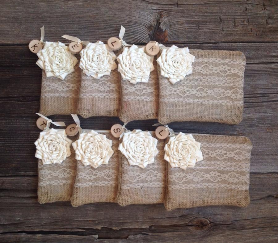 Свадьба - Rustic Wedding Clutch, Personalized Bridesmaid Gift Idea, Burlap and Lace Bags, Bridesmaid Clutch, Bridal Purse, Ivory Wedding Bag, Set of 8