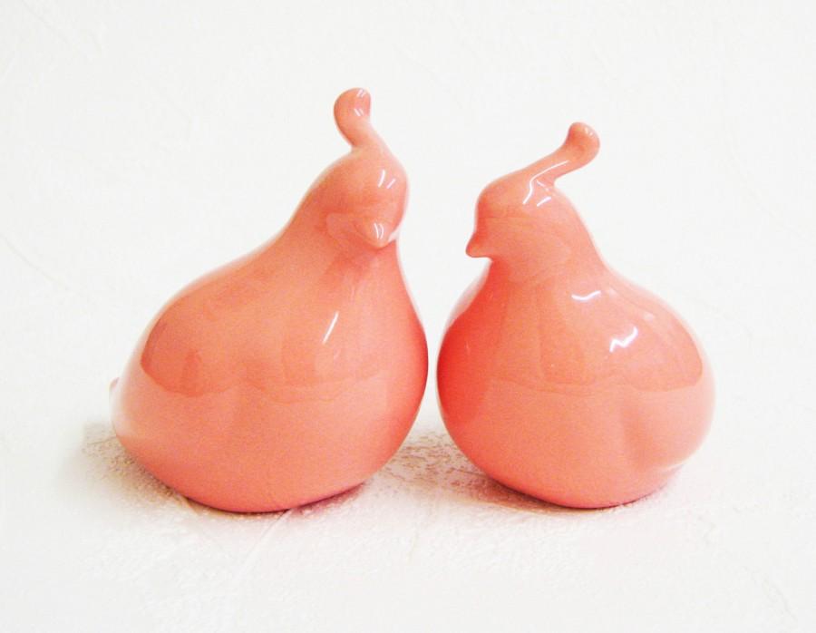 Hochzeit - Ceramic Bird Cake Topper Modern Quail Couple Wedding Keepsake Figurines in Melon - Made to Order