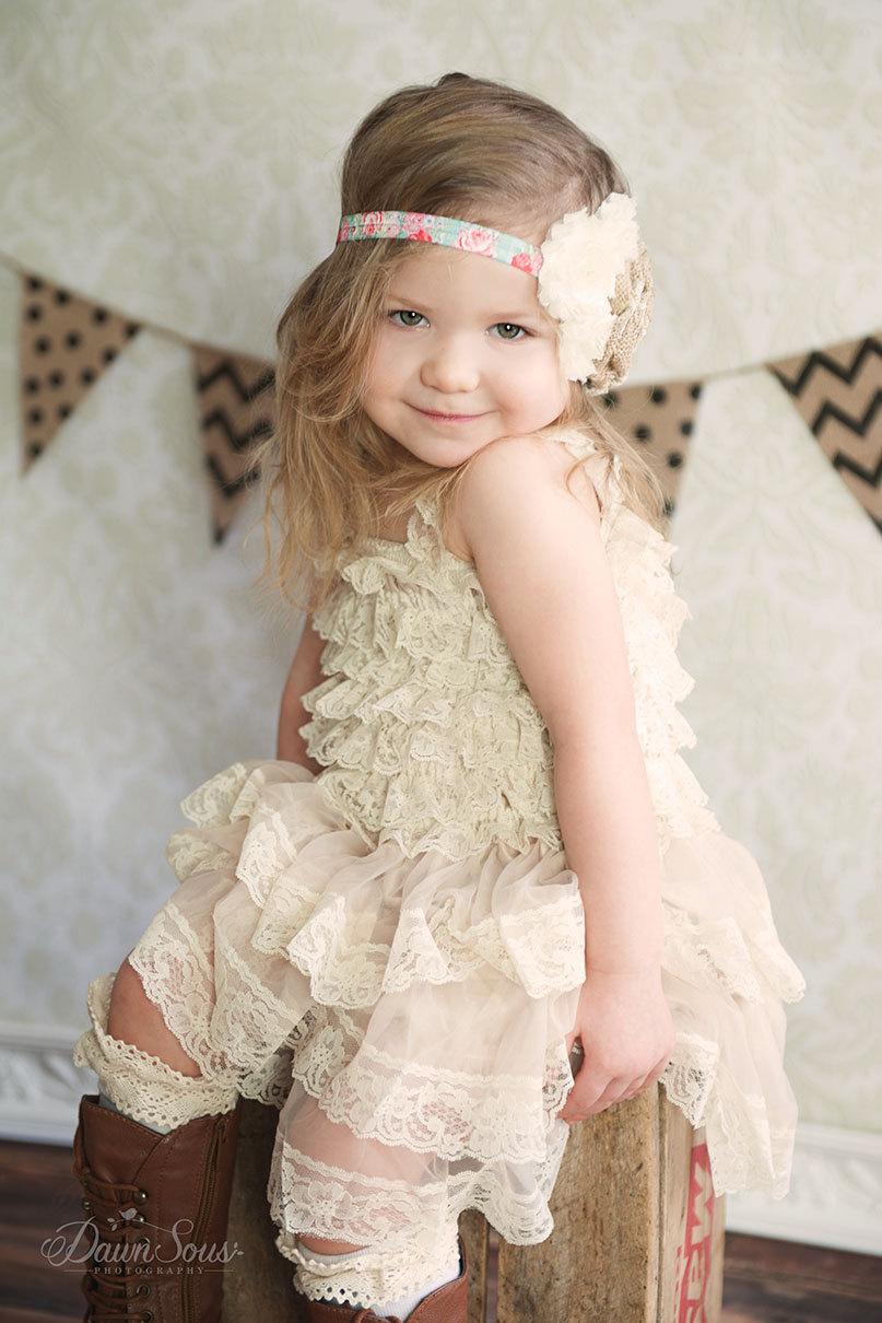 Свадьба - Flower Girl Dress -Lace Pettidress -Vintage Flower Girl Dress - Shabby Chic Flower Girl Dress - Rustic  Flower Girl Dresses - Nude-Beiege