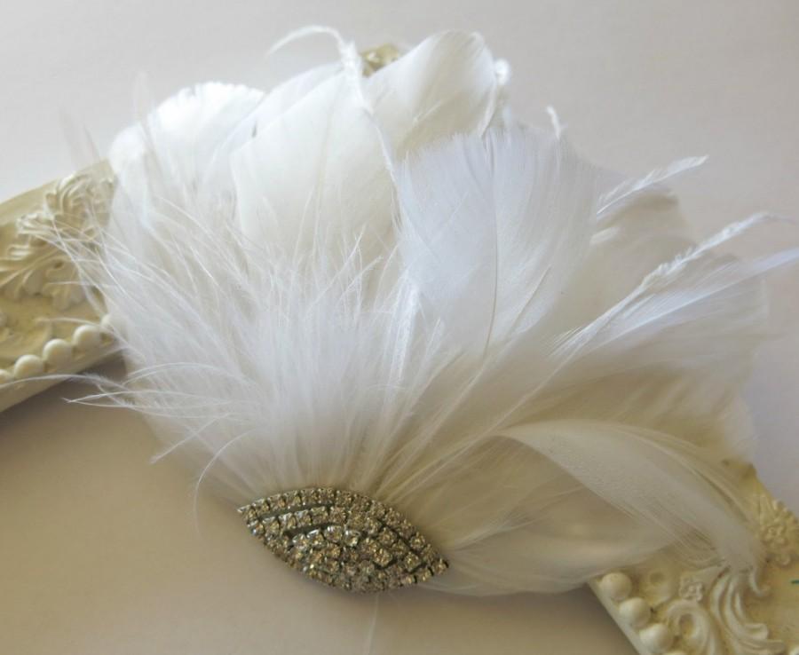Hochzeit - Bridal Hairpiece, Bridal Fascinator, White Feather Fascinator, Head Piece, Wedding Hair Accessories, Wedding Hair Piece Art Deco Fascinator