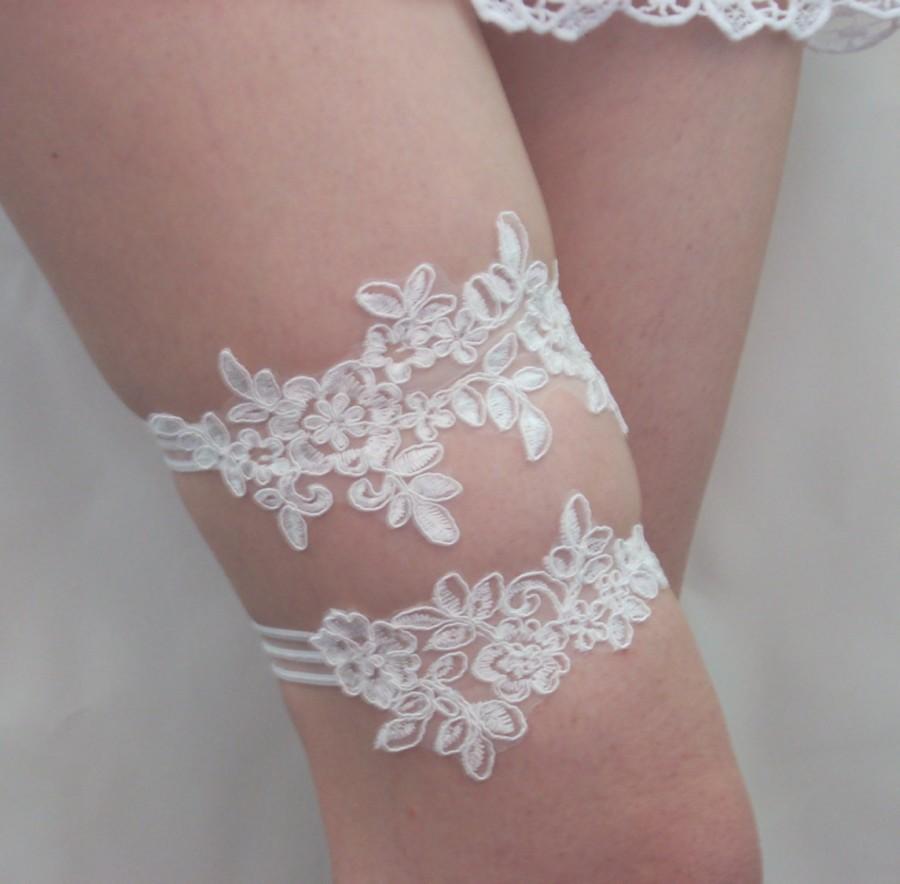 Hochzeit - Ivory Pearl Beaded Lace Wedding Garter Set, Ivory Lace Garter Set, Toss Garter, Keepsake Garter - Style G025