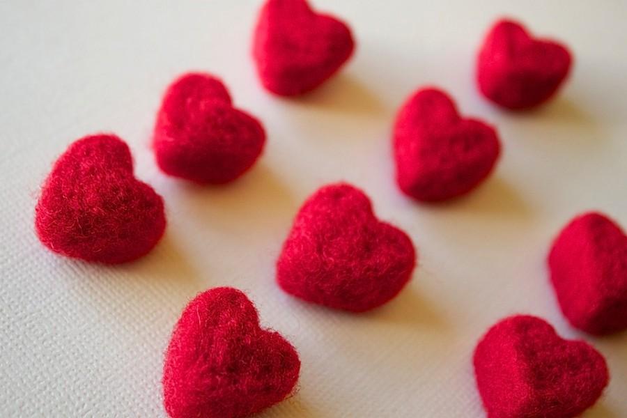 زفاف - Red Hearts, Tiny Hearts, Needle Felted, Valentine's Day, Felted Hearts, Wedding Decor, Miniature, Valentine Hearts, Free Shipping, Set of 10