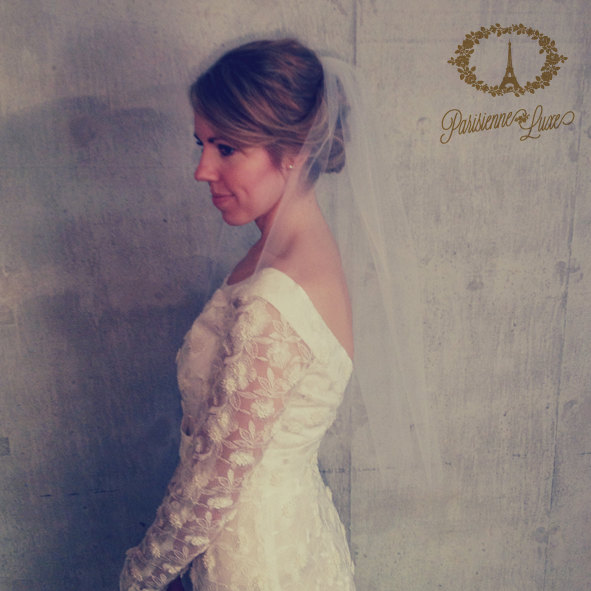 Hochzeit - Elbow Length Veil, Blusher Veil, Bridal Tulle Veil, Bride Hairpiece, White, Off White, Ivory, Sparkle White, Sparkle Ivory 30"