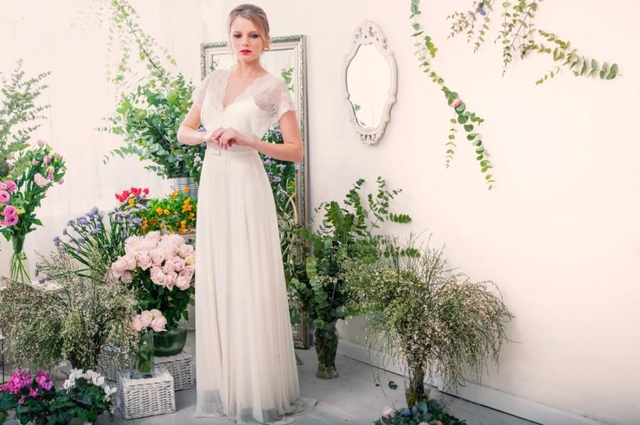 Свадьба - SALE -Romantic wedding dress with lace top and chiffon skirt, boho wedding dress, backless  wedding dress, beach wedding dress