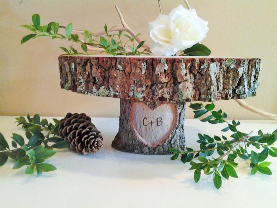 Hochzeit - TREASURY ITEM - 12" Rustic Wedding Cake Stand   - Engraved cake stand - Heart cake stand -Wood Cake stand - Anniversary