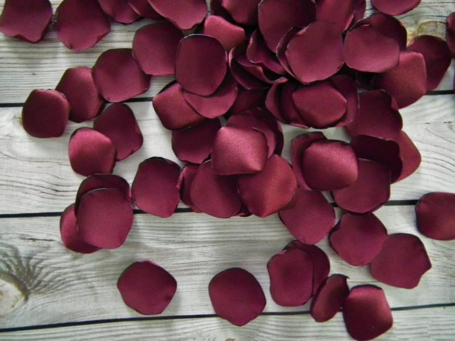 زفاف - Wine satin rose petals (burgundy, maroon) - for wedding aisle, anniversary, or romantic date night - made to order