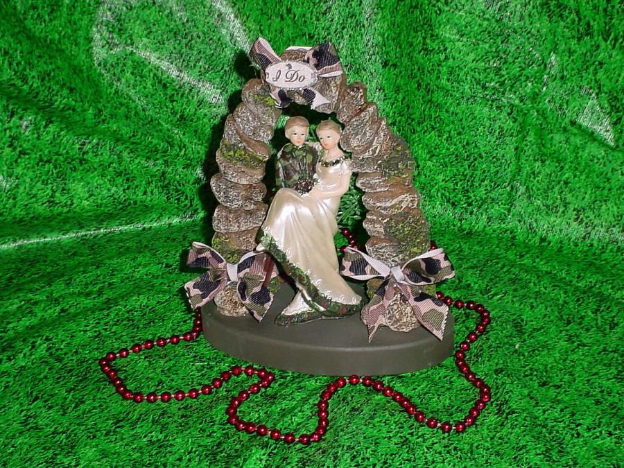 Mariage - Redneck Hunter Mossy Camo Groom Love Deer Hunting Funny I DO Wedding Cake Topper-Green outdoor Fun Mr Love Mrs Wild Loving Rustic Toppers 4