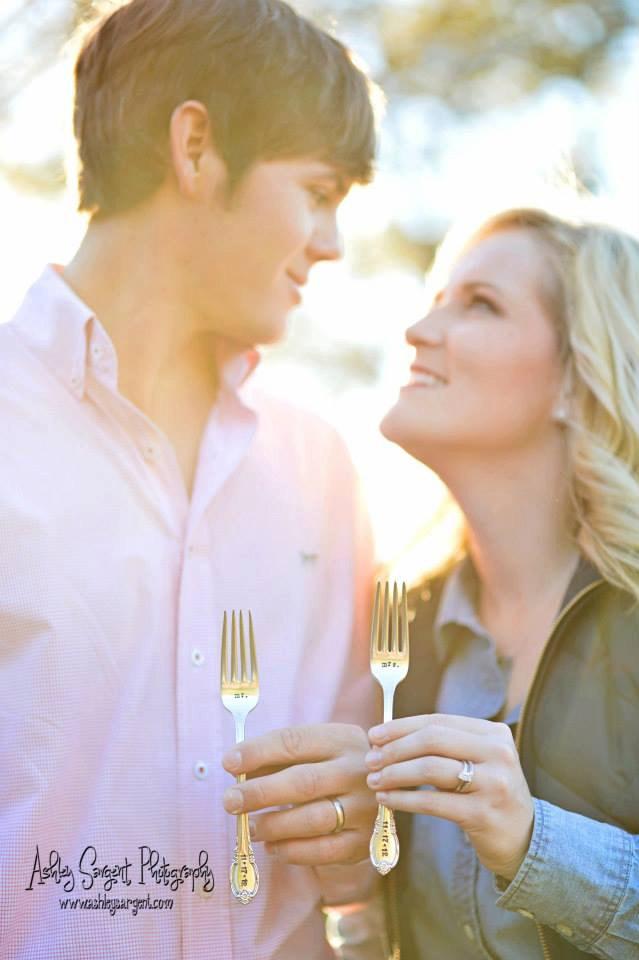 زفاف - Mrs. and Mr. Wedding Forks - Hand Stamped Silverware Personalized Name Date - Vintage - Dinner Cake - His and Hers - Bride Groom Eve Of Joy