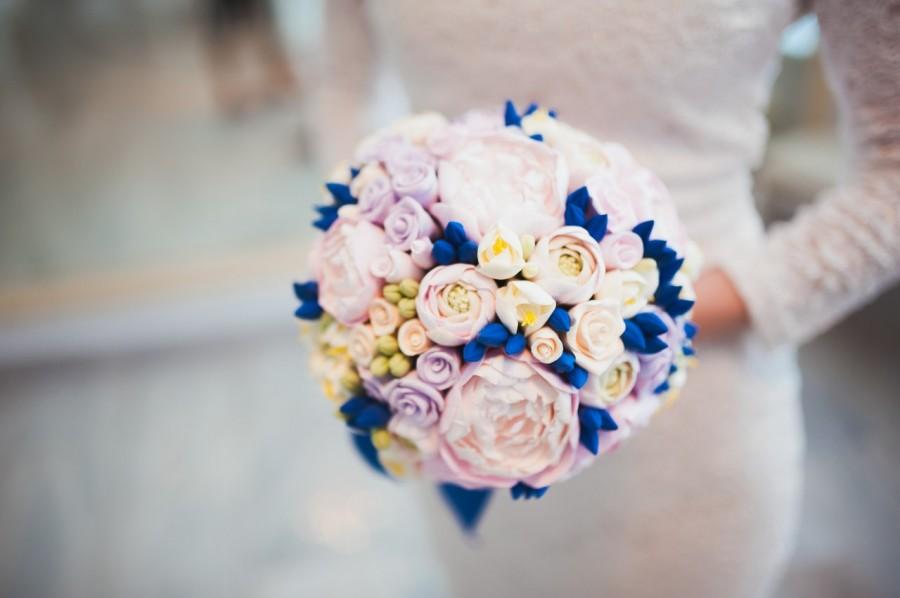 زفاف - Polimer clay Bridal Bouquet, Peony Bouquet, Shabby light pink roses and peonies bouquet, Wedding flowers Pink and Blue alternative bouquet
