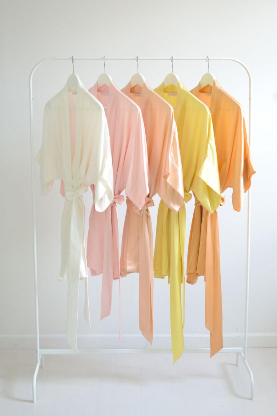 Свадьба - Samantha Silk Kimono Bridal Robe Bridesmaids Robes in Sorbet Colors - ivory, ballet pink, peach, yellow, orange