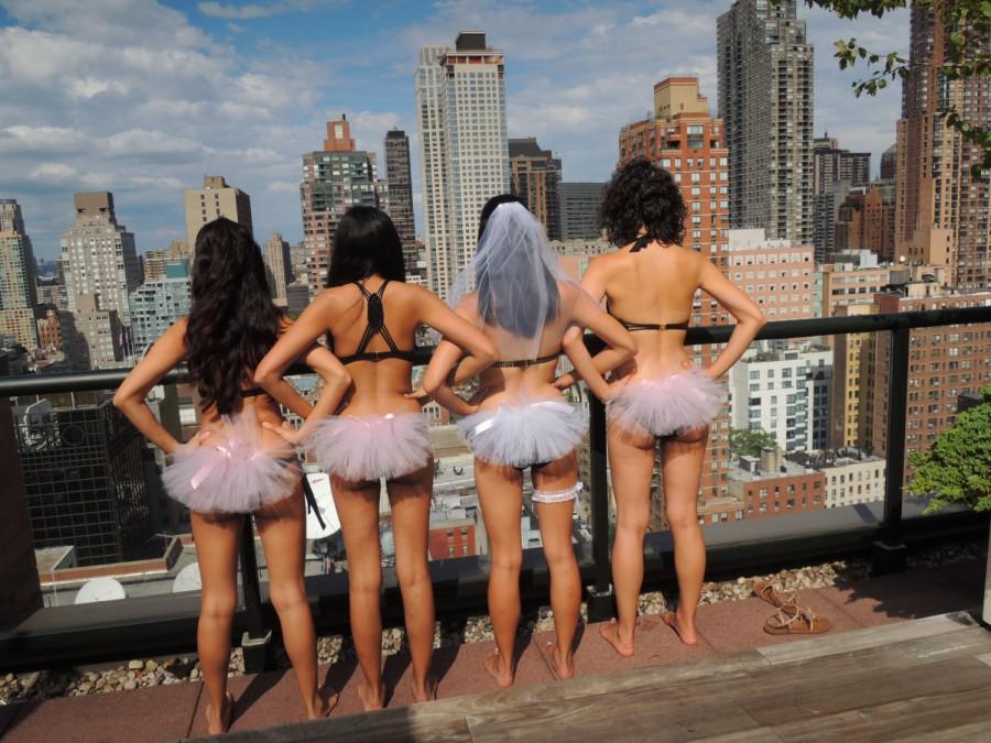 Свадьба - Discounted Bachelorette Group Bikini Veil (Includes 1 FREE Bridal Booty Veil with Each Purchase)