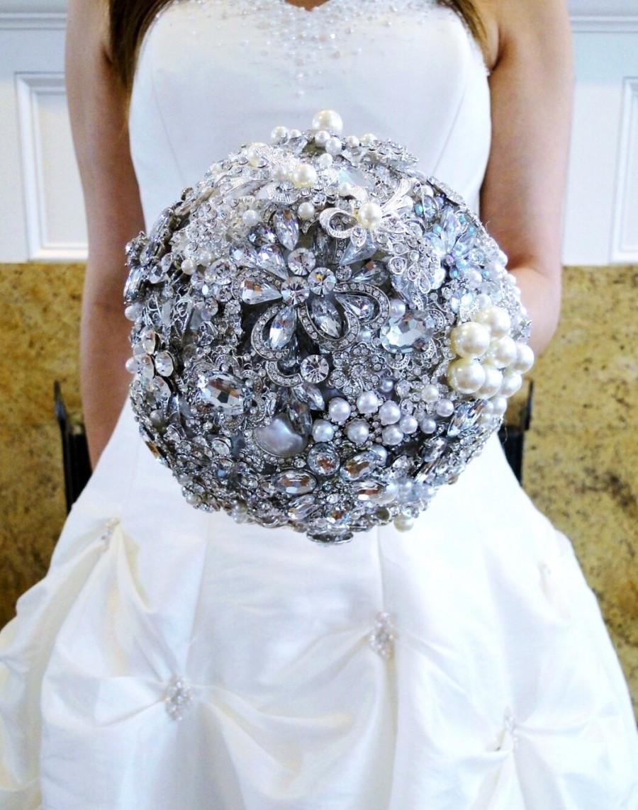 Mariage - Custom Bridal Brooch Bouquet Jeweled Wedding Flowers Crystal Broach Bouquet Choose Your Colors Rhinestone Pearl Bouquet Silver or Gold Bling