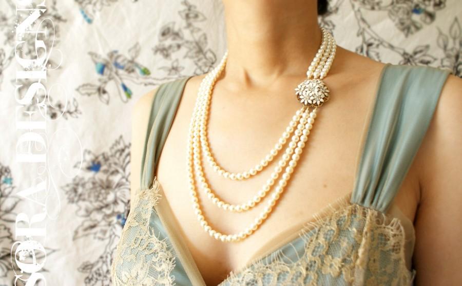 زفاف - Bridal Statement necklace, wedding jewelry, vintage enameled white flower clustered triple strand bridal wedding necklace